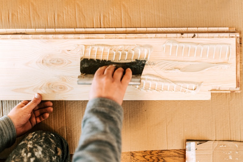 Pose de parquet collé à Pau